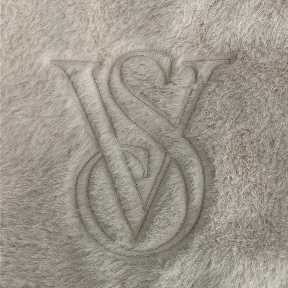 Victoria's Secret Soft Cream Faux Fur Tote - Picture 2 of 5